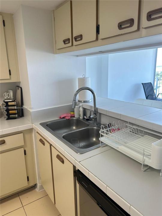 7601 E Treasure Dr 1005, North Bay Village, Floride 33141, États-Unis