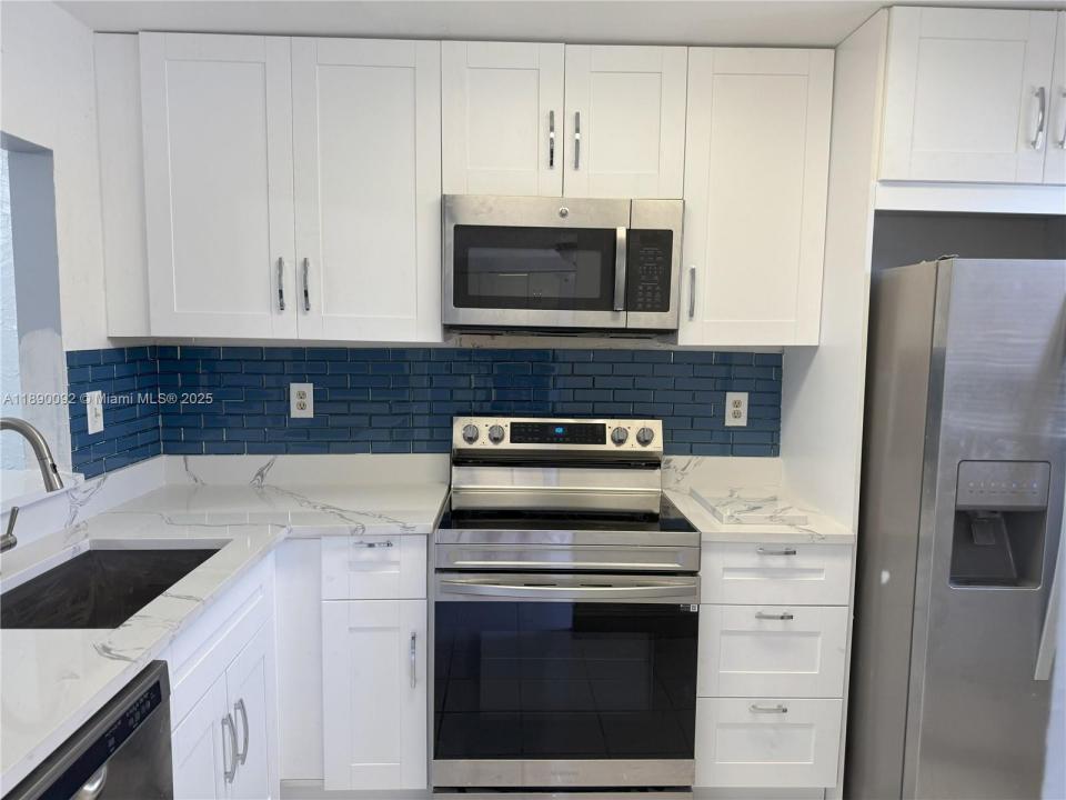 9539 Boca Cove Cir 105, Boca Raton, Florida 33428