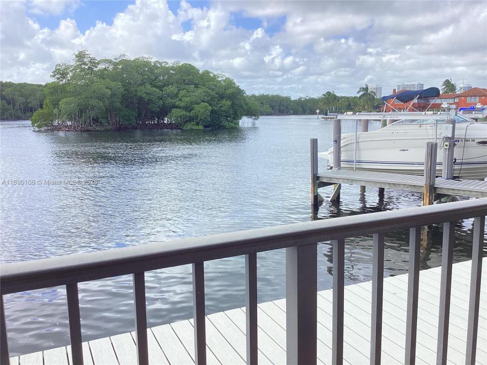 460 Poinciana Dr 1610, Sunny Isles Beach, Florida 33160