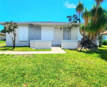 18637 SW 100th Ave 18637, Cutler Bay, Florida 33157, USA