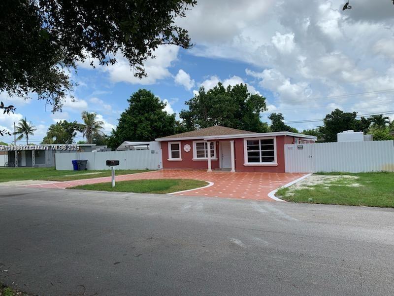 6309 Wiley St, Hollywood, Florida 33023, USA
