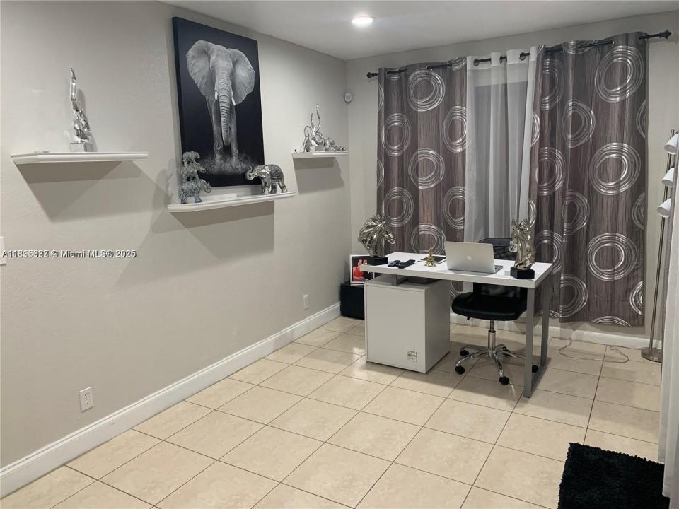 6309 Wiley St, Hollywood, Florida 33023, USA