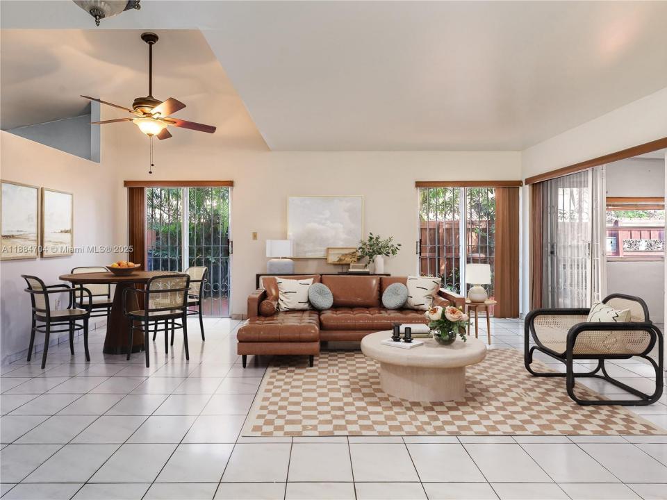 8508 NW 1st Ter, Miami, Florida 33126, Estados Unidos