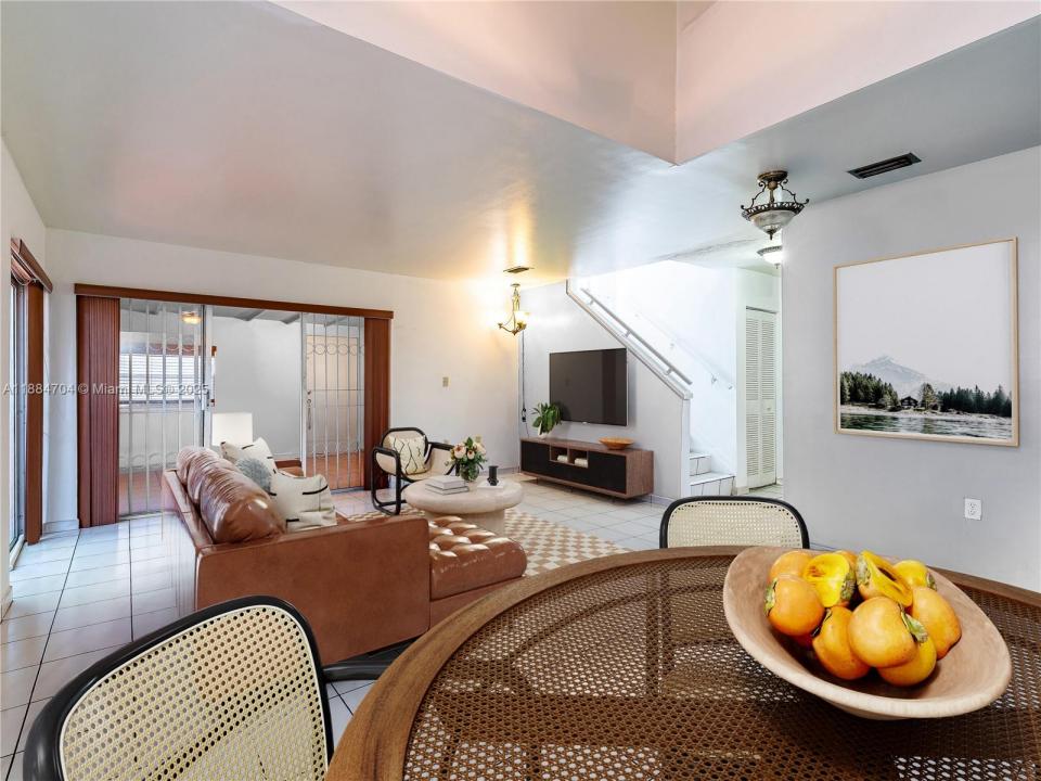 8508 NW 1st Ter, Miami, Florida 33126, Estados Unidos