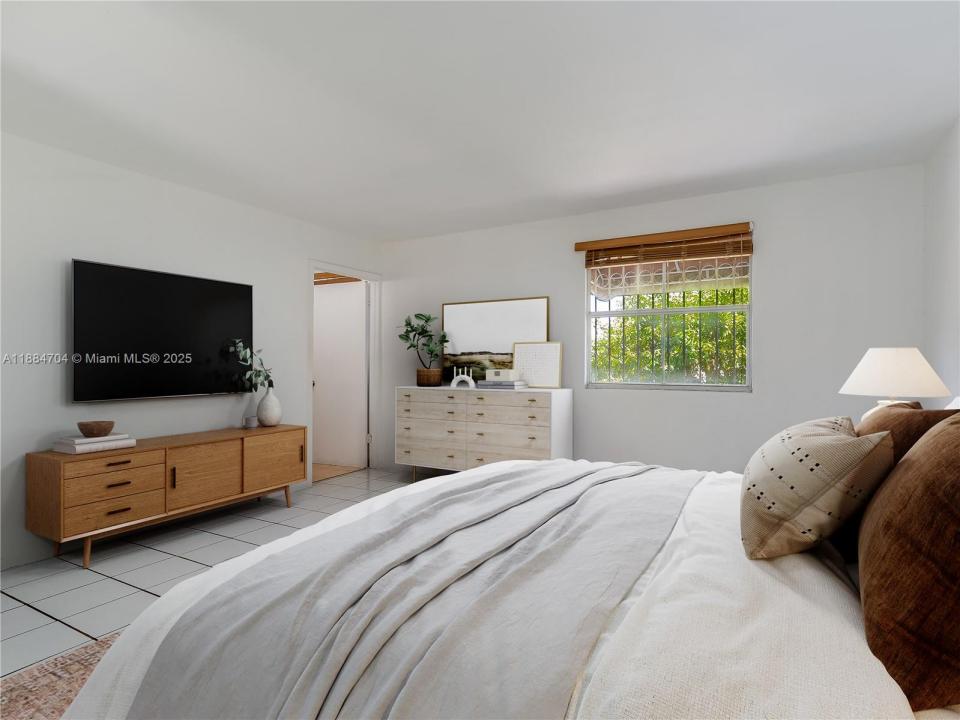8508 NW 1st Ter, Miami, Florida 33126, Estados Unidos