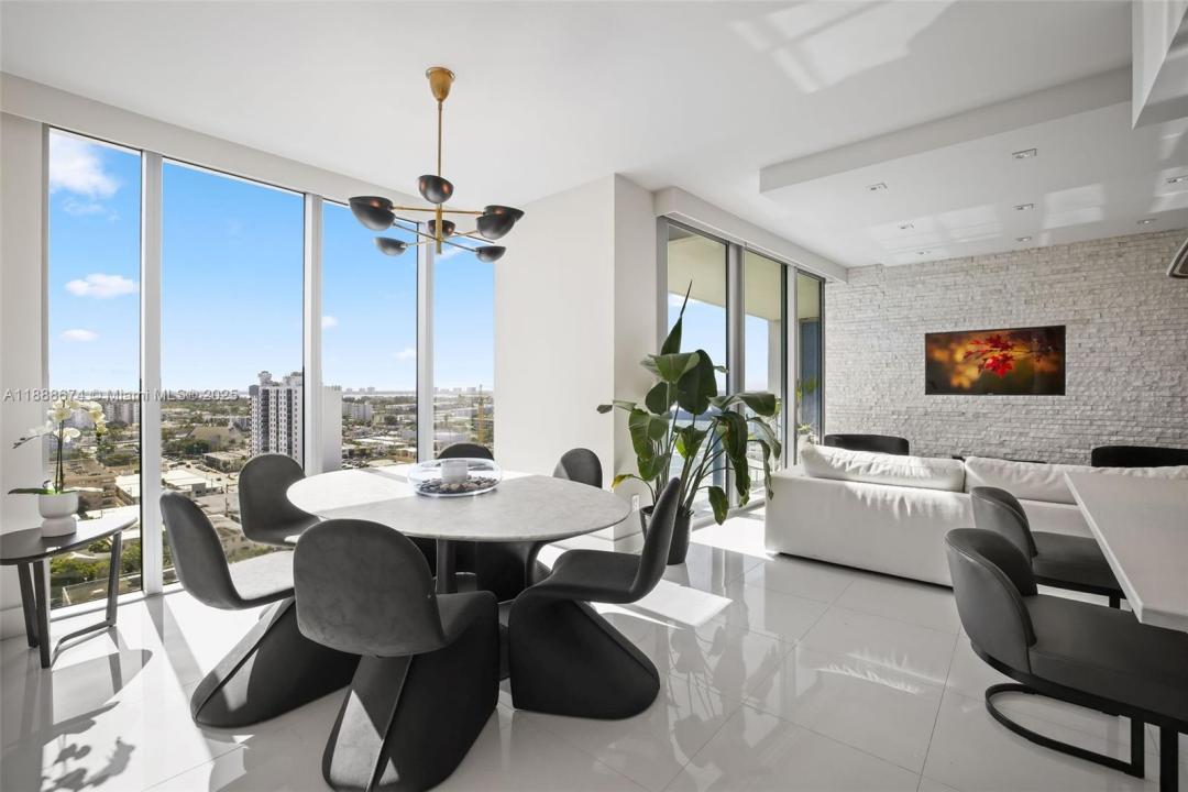 6899 Collins Ave 1610, Miami Beach, Floryda 33141, USA