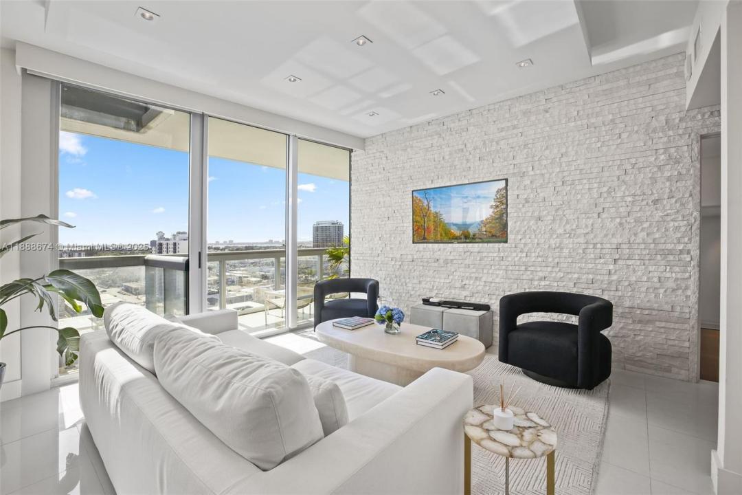 6899 Collins Ave 1610, Miami Beach, Floryda 33141, USA