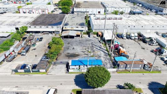 9855 NW 80th Ave, Hialeah Gardens, Florida 33016, USA