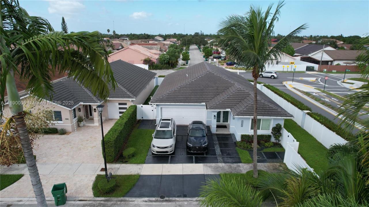 14562 NW 88th Pl, Miami Lakes, Florida 33018