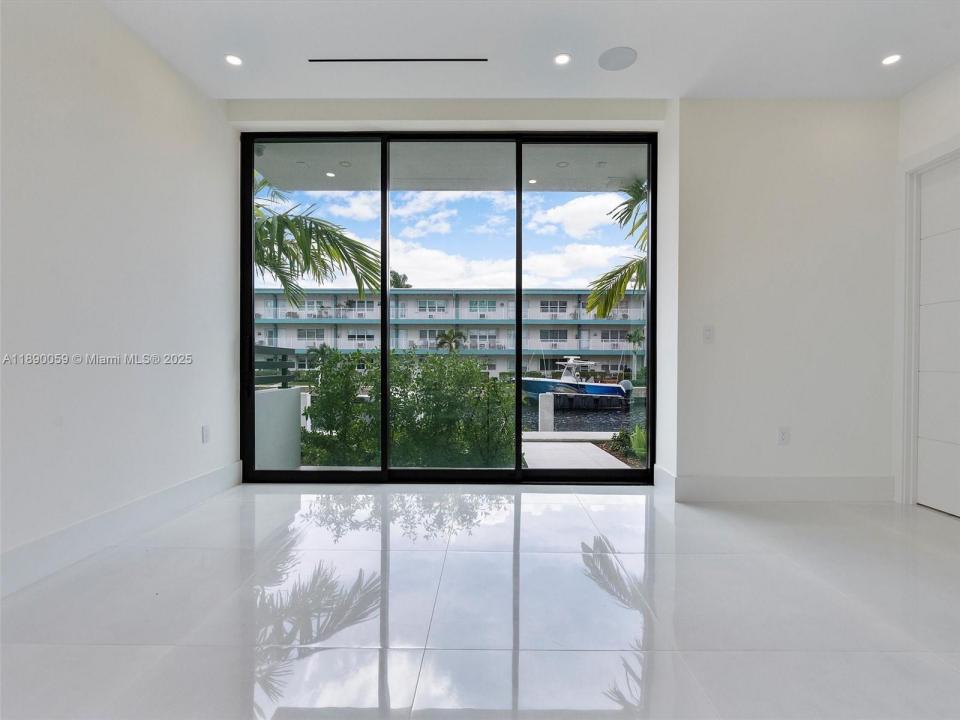 4004 NE 167 ST 8, North Miami Beach, 佛罗里达州 33160, 美国
