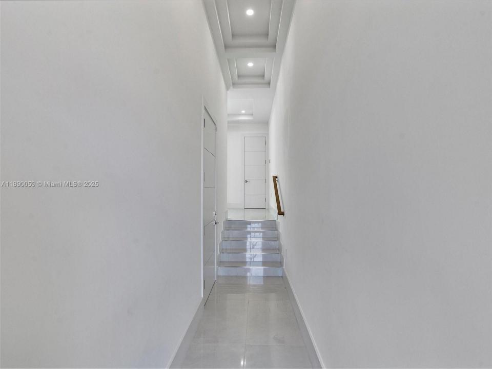 4004 NE 167 ST 8, North Miami Beach, 佛罗里达州 33160, 美国