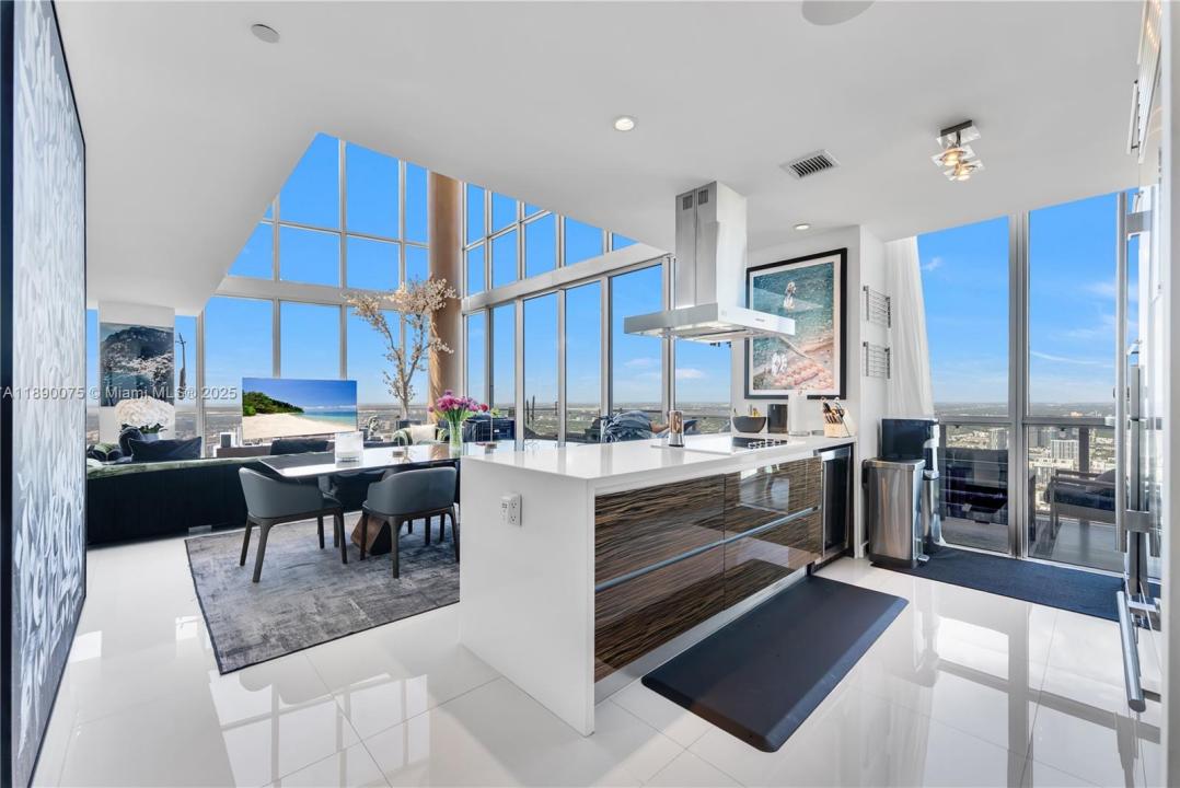 1100 Biscayne Blvd 6307, Miami, 佛罗里达州 33132, 美国