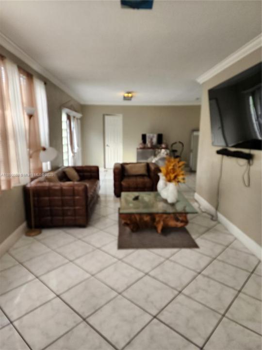 4361 NW 35th Ave, Lauderdale Lakes, Флорида 33309, Соединенные Штаты
