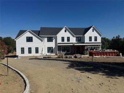 14 Stone Bridge Road, Harrison, New York 10577