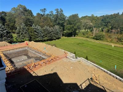 14 Stone Bridge Road, Harrison, New York 10577
