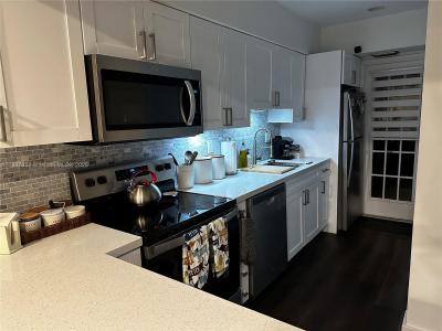 3971 Coral Springs Dr 17, Coral Springs, Florida 33065, USA