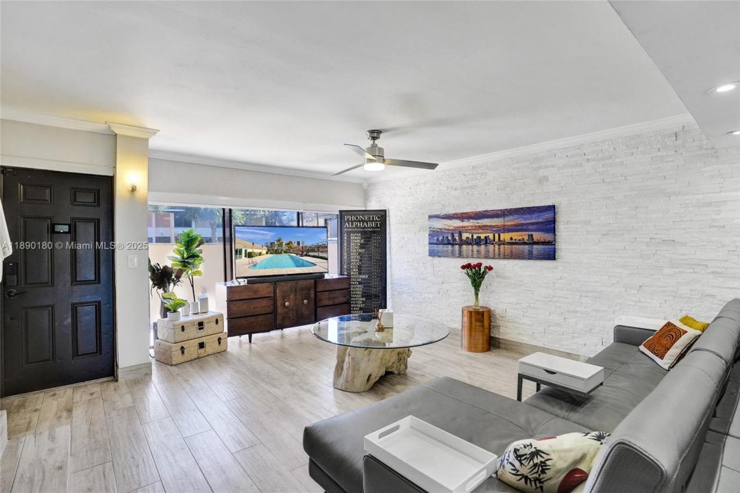 16478 NE 27th Pl 34, Eastern Shores, Florida 33160