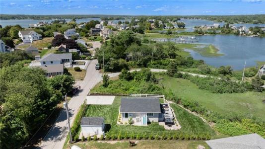 17 Goose Island Road, Narragansett, RI 02882, USA