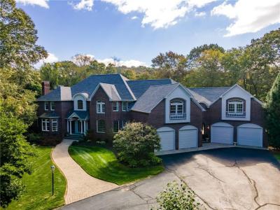 25 Westfield Drive, East Greenwich, Rhode Island 02818