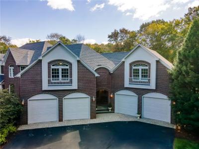 25 Westfield Drive, East Greenwich, Rhode Island 02818