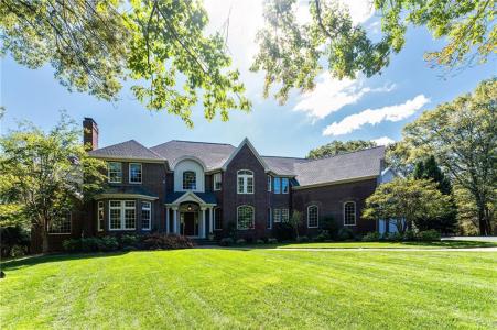 25 Westfield Drive, East Greenwich, Rhode Island 02818