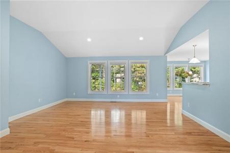 15 Josephine Drive, Charlestown, Rhode Island 02813, USA