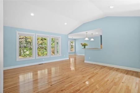 15 Josephine Drive, Charlestown, Rhode Island 02813, USA