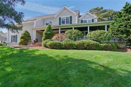 18 Quail Ridge Road, Cranston, Rhode Island 02921