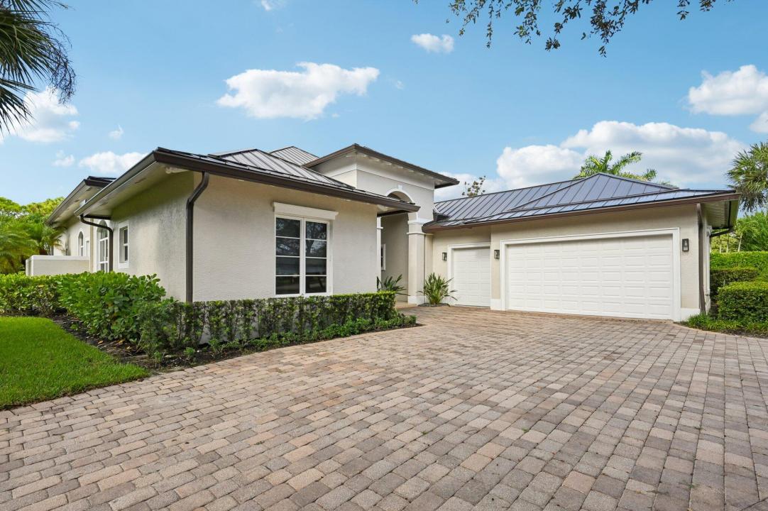 9936 SE Sandpine Lane, The Medalist Village, Hobe Sound, Florida 33455