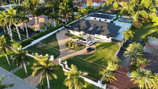 365 NW 132 Avenue, Miami, Florida 33182