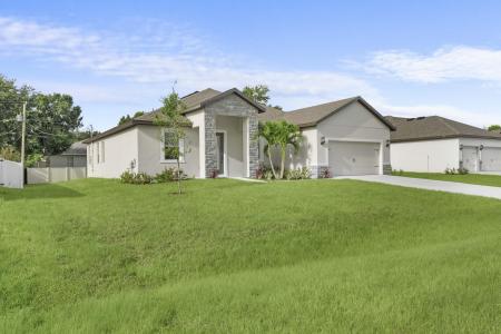 3782 SW Kaiser Street, Port St. Lucie, Florida 34953, USA