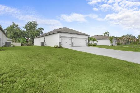 4562 SW Daemon Street, Port St. Lucie, Florida 34953, USA