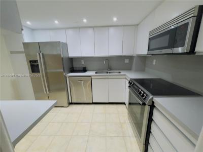 2000 Towerside 309, Miami, Florida 33138, USA