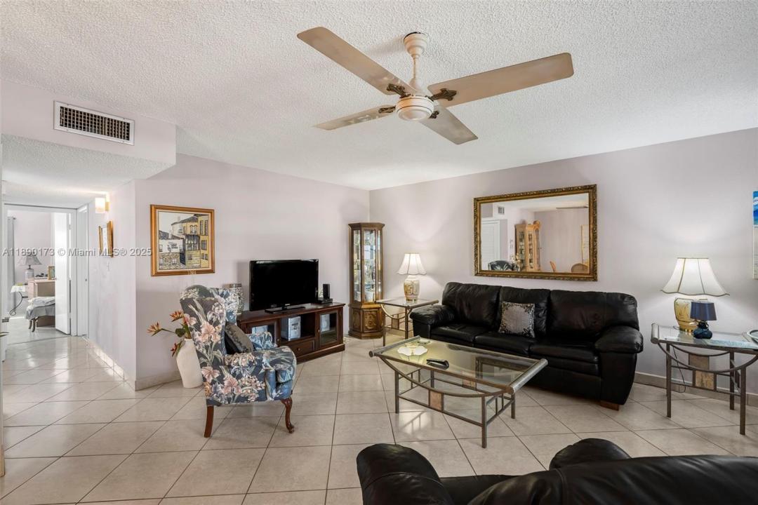 5300 Washington St U405, Hollywood, Florida 33021, Stati Uniti
