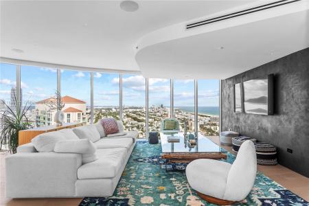 1000 S Pointe Dr 3301, Miami Beach, Florida 33139, USA