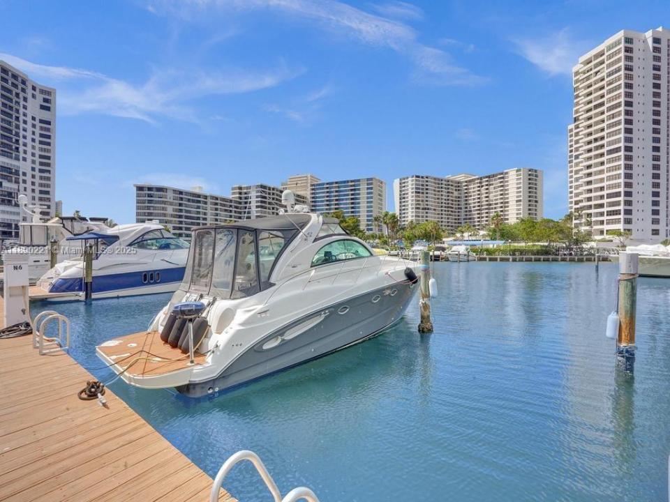 2667 S Parkview Dr, Hallandale Beach, Florida 33009, HOA KỲ