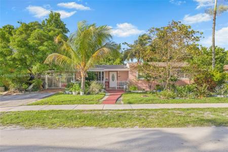 1041 NW 196th Ter, Miami Gardens, Florida 33169, USA