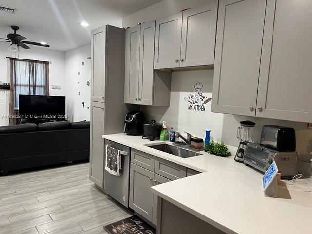 141 W 16th St, Riviera Beach, Floryda 33404, USA