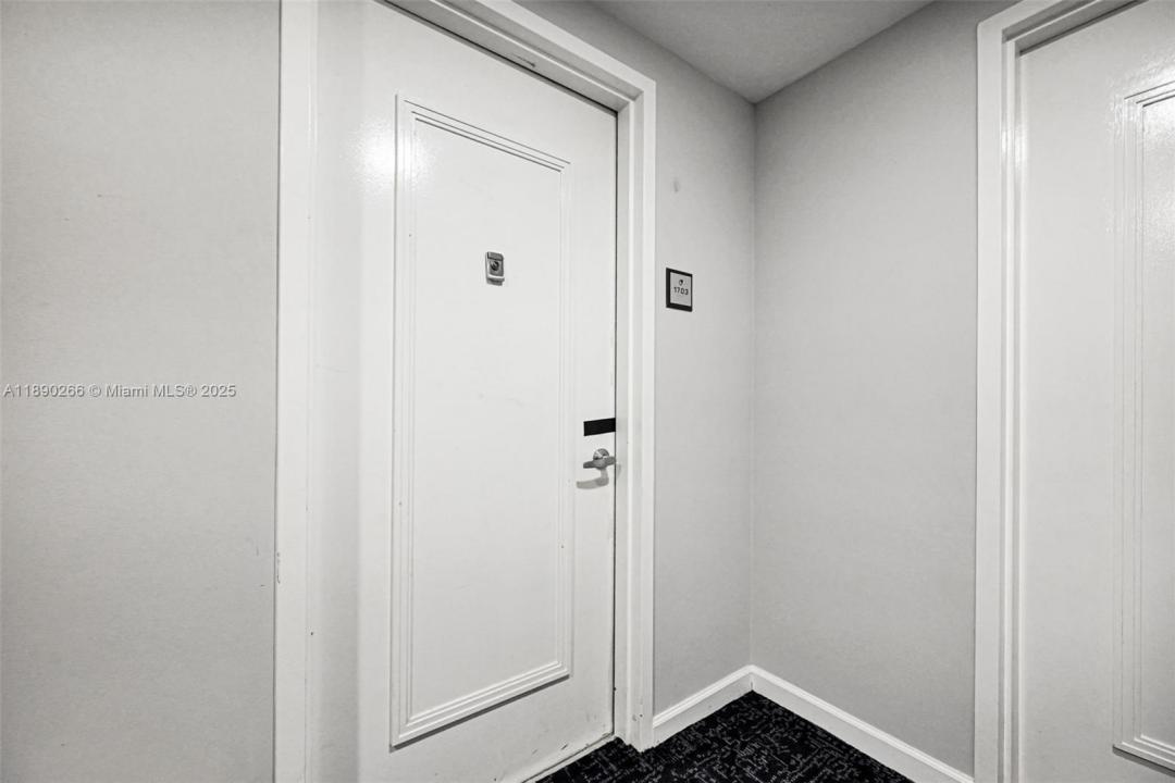 9055 SW 73rd Ct 1703, Miami, Florida 33156, HOA KỲ