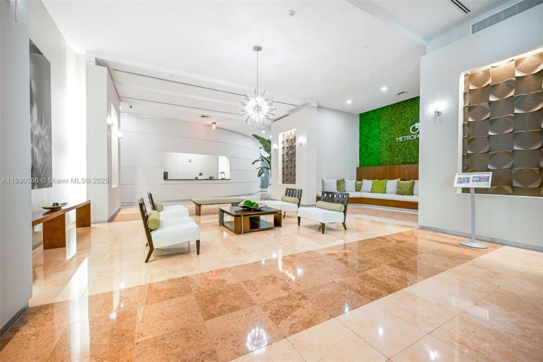 9055 SW 73rd Ct 1703, Miami, Florida 33156, HOA KỲ