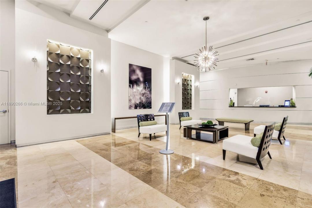 9055 SW 73rd Ct 1703, Miami, Florida 33156, HOA KỲ