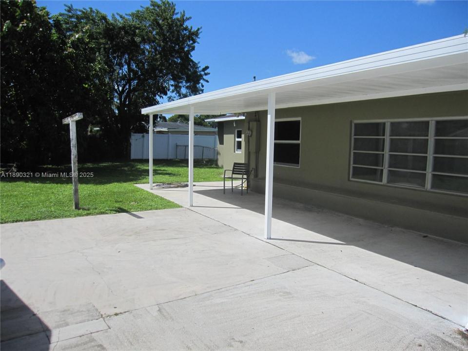 3151 SW 37th Ter, West Park, Florida 33023, Amerika Birleşik Devletleri