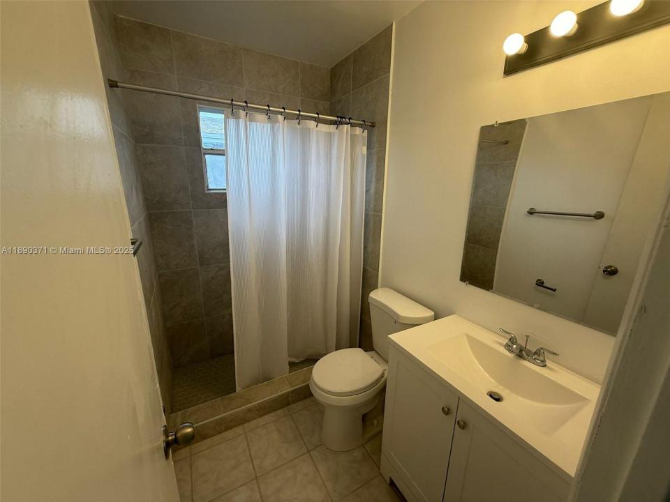 815 Foster Rd 1, Hallandale Beach, Florida 33009, Estados Unidos