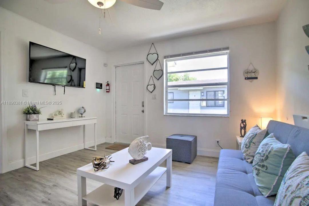 2703 NW 13th St 2, Fort Lauderdale, Florida 33311, Estados Unidos