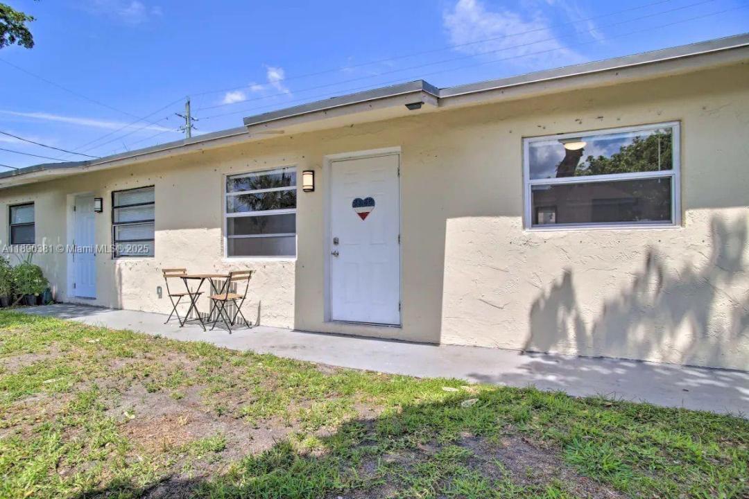 2703 NW 13th St 2, Fort Lauderdale, Florida 33311, Estados Unidos