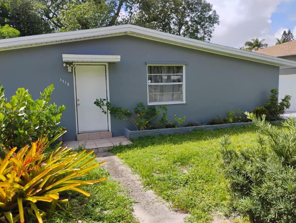 1712 NW 15th Ter, Fort Lauderdale, Florida 33311, USA