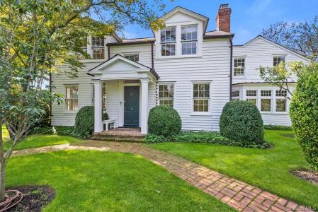 46 Bellport Lane, Brookhaven, New York 11713, USA