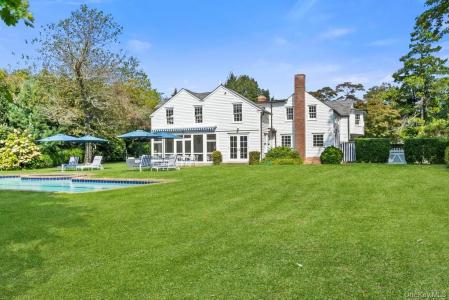 46 Bellport Lane, Brookhaven, New York 11713, USA