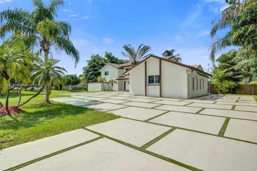 2181 SW 117th Ter, Davie, Florida 33325