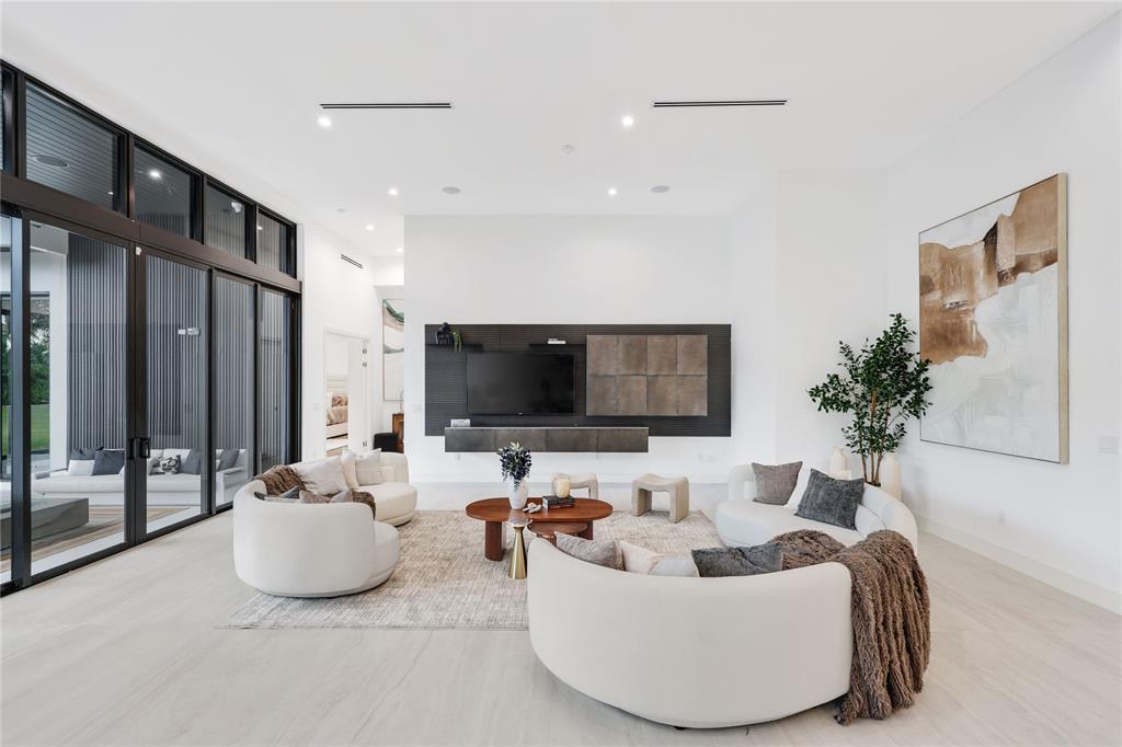 8795 Valencia Ct, Parkland, Florida 33067